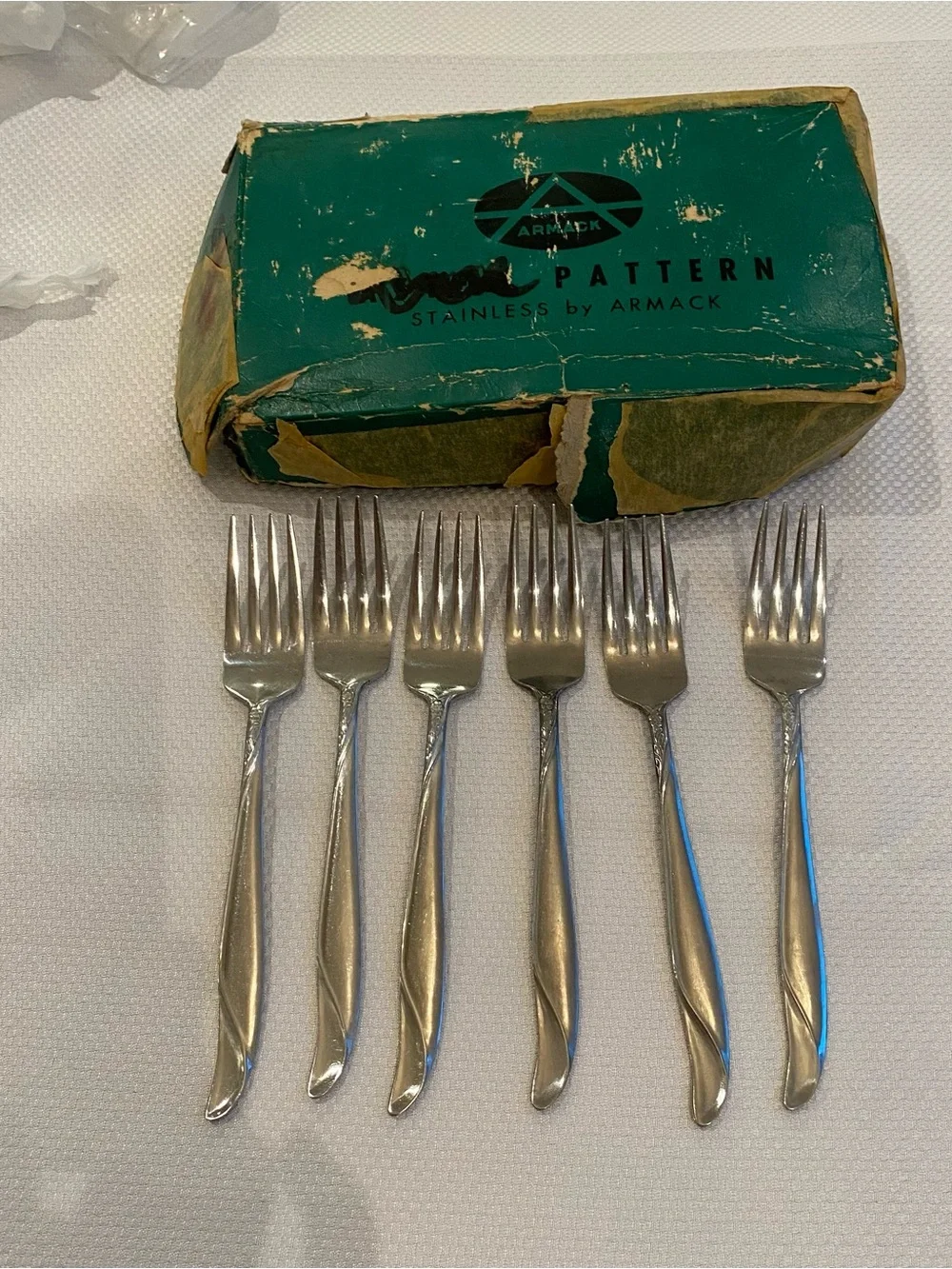 Vintage Elegant Stainless Steel Flatware Set in Silver - Full Service 30 piece